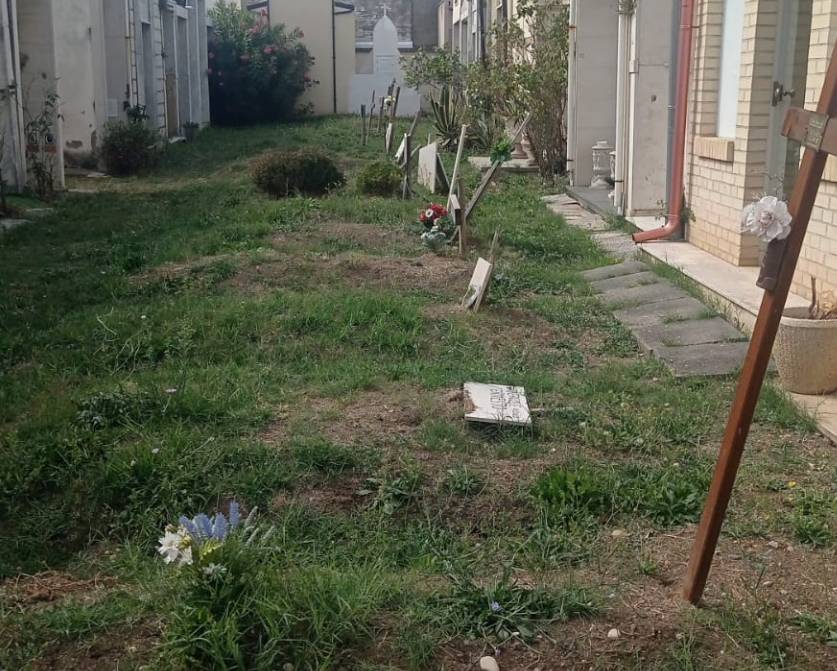 CIMITERO VASTO: LEGA, “ALTRE SEPOLTURE DAVANTI ALLE CAPPELLE, NESSUN RISPETTO PER I DEFUNTI”