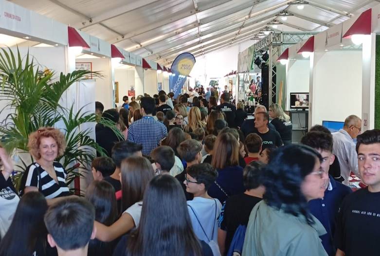FORMAZIONE: CENTINAIA DI STUDENTI AVAL DI SANGRO EXPO DI ATESSA