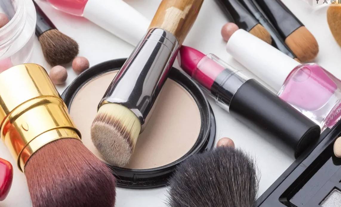 PESCARA: RUBA PRODOTTI COSMETICI IN UN NEGOZIO, DENUNCIATA 22ENNE