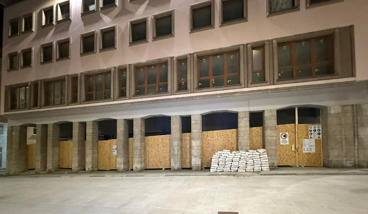 L’AQUILA: MCDONALD’S IN CENTRO STORICO, COMMERCIO DIVISO TRA TIMORI E OTTIMISMO
