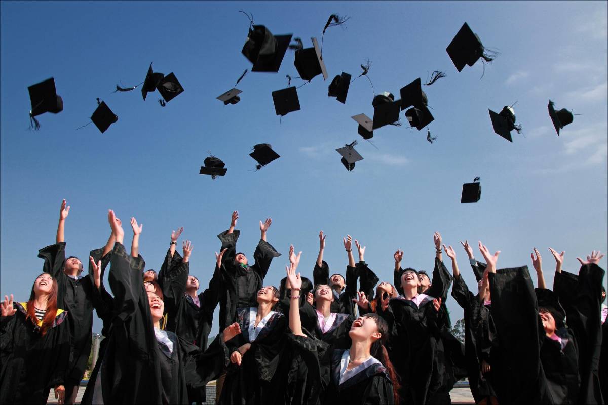 LAUREATI, ABRUZZO 3° IN ITALIA, PER UE TARGET 45%. PESCARA E L’AQUILA A 40% E IN CRESCITA