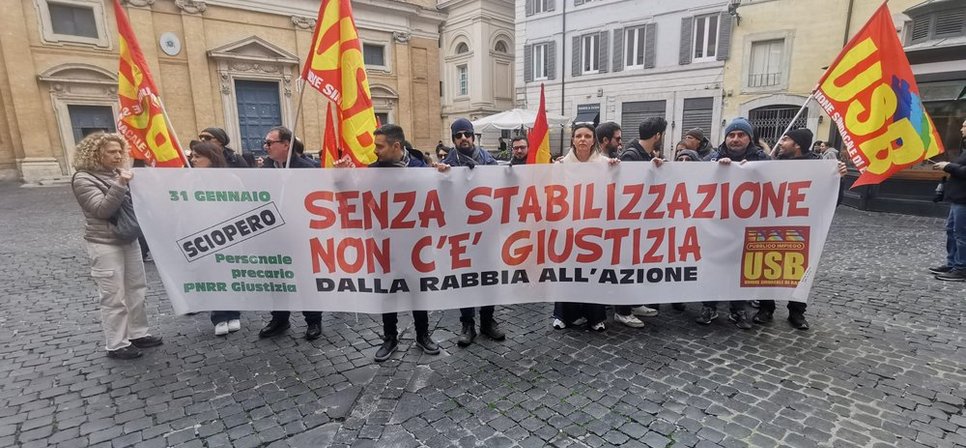 PRECARI GIUSTIZIA: “STABILIZZAZIONE PER TUTTI”, IL 15 OTTOBRE MANIFESTAZIONE A PESCARA