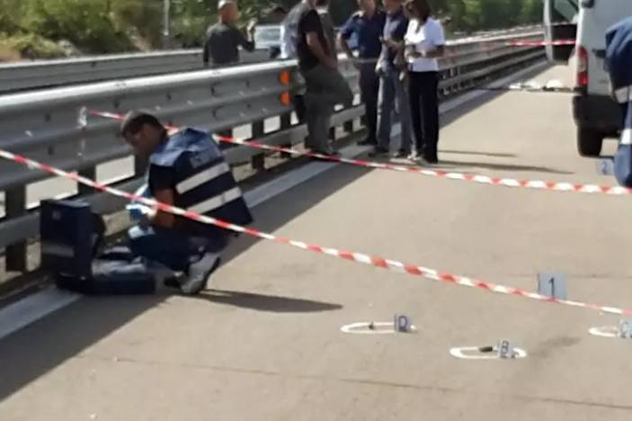 RAPINA A FURGONI PORTAVALORI: CHIUSO TRATTO A14 NELLE MARCHE