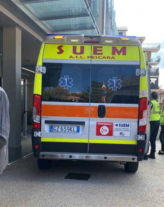LICEO EVACUATO A PESCARA: SI INDAGA SU CAUSE INTOSSICAZIONE, CAMPIONATE SACCHE D’ARIA