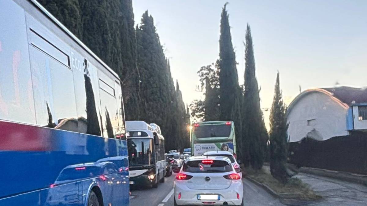 L’AQUILA: PD, “DESTRA MANDA CITTA’ IN TILT, TRAFFICO OVUNQUE PER INCAPACITA’ PROGRAMMAZIONE LAVORI”