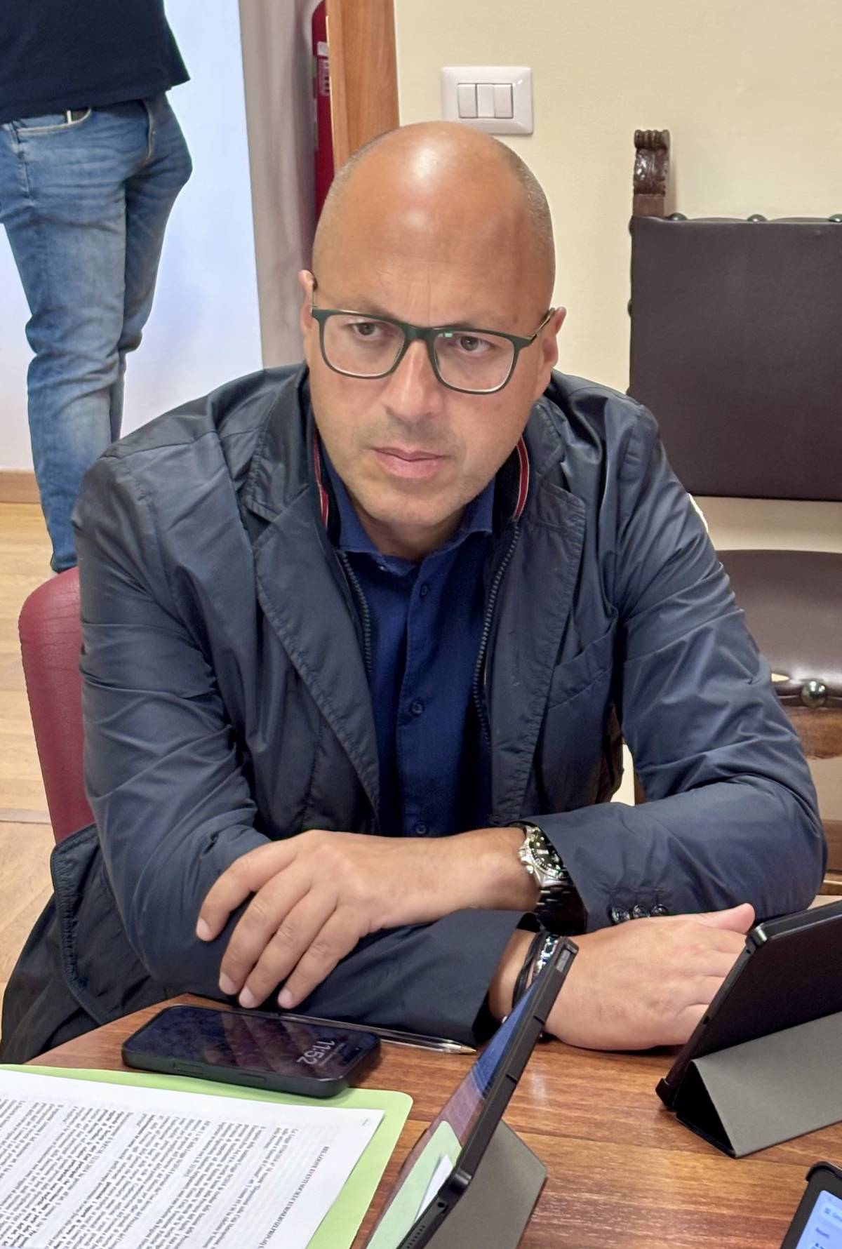 COMUNE DI FOSSA: NASCE NUOVO GRUPPO CONSILIARE CON CALVISI CAPOGRUPPO, “NON C’È PIÙ MAGGIORANZA”