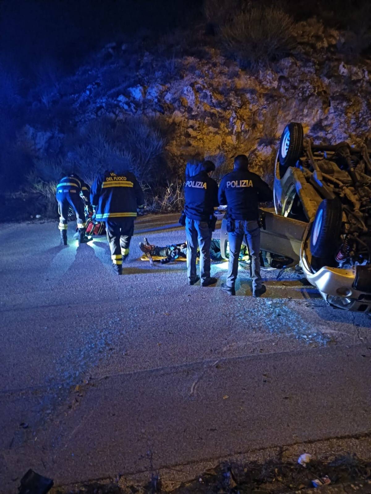 L’AQUILA: AUTO SI RIBALTA NELLA NOTTE, GIOVANE RICOVERATO IN GRAVI CONDIZIONI