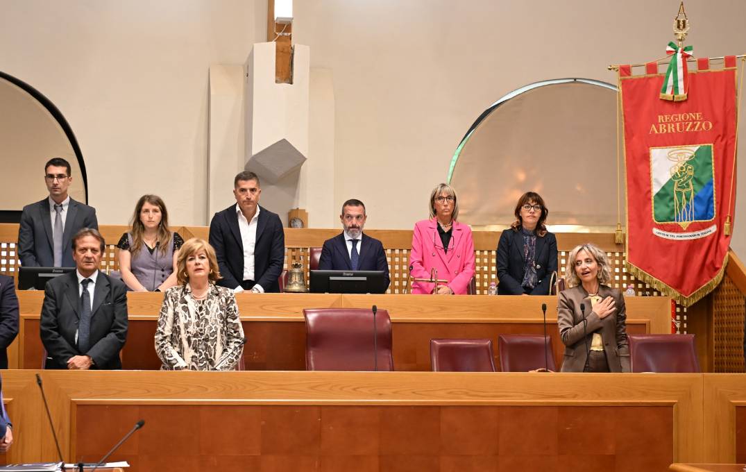 SCONTRO MARSILIO-SOSPIRI: È CASO POLITICO IN CDX, FORZISTA AI SUOI: “GOVERNATORE E FDI ARROGANTI”