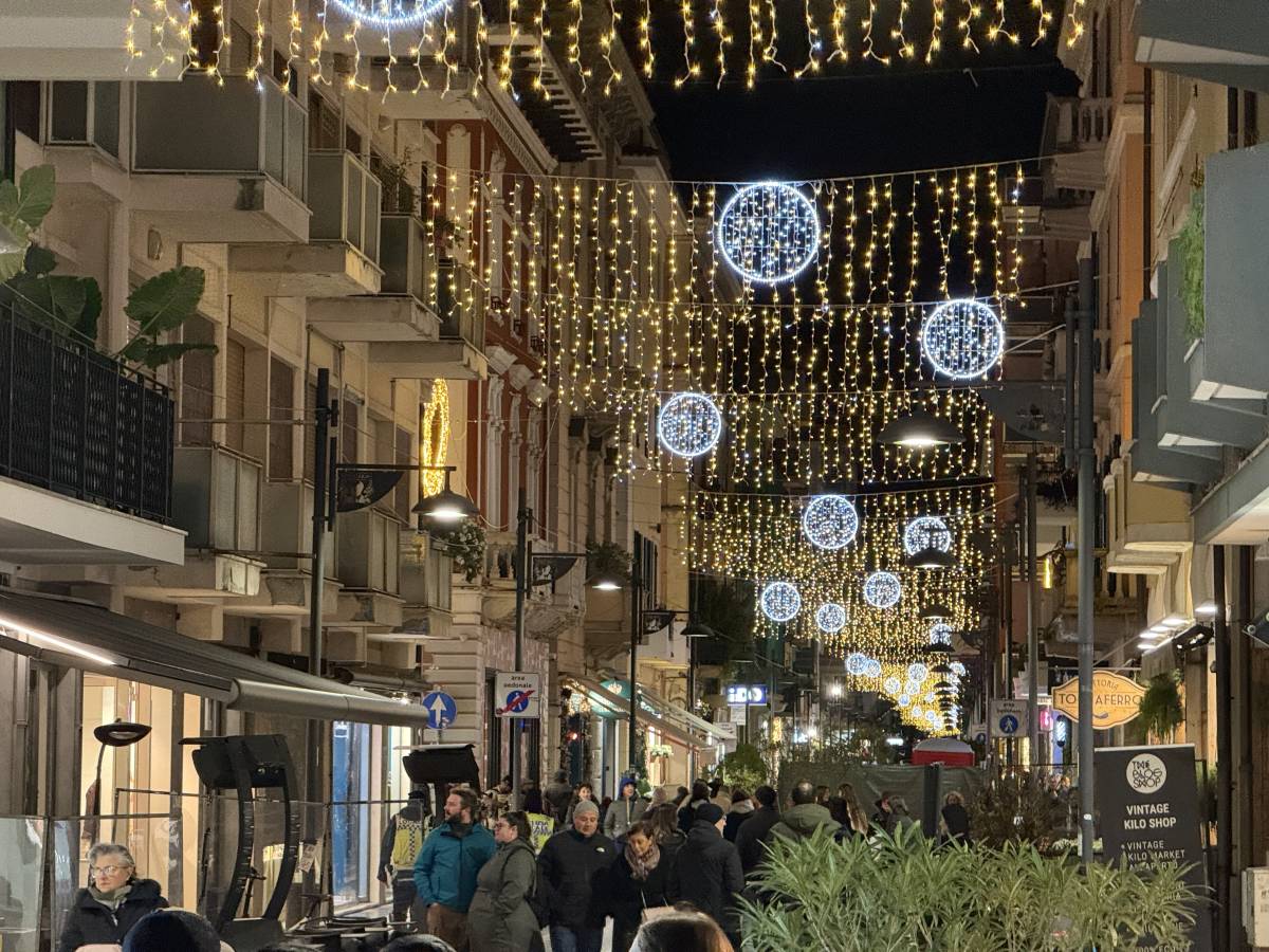 NATALE A PESCARA: OLTRE 40 APPUNTAMENTI, IL 29 DICEMBRE CONCERTO DEI NERI PER CASO
