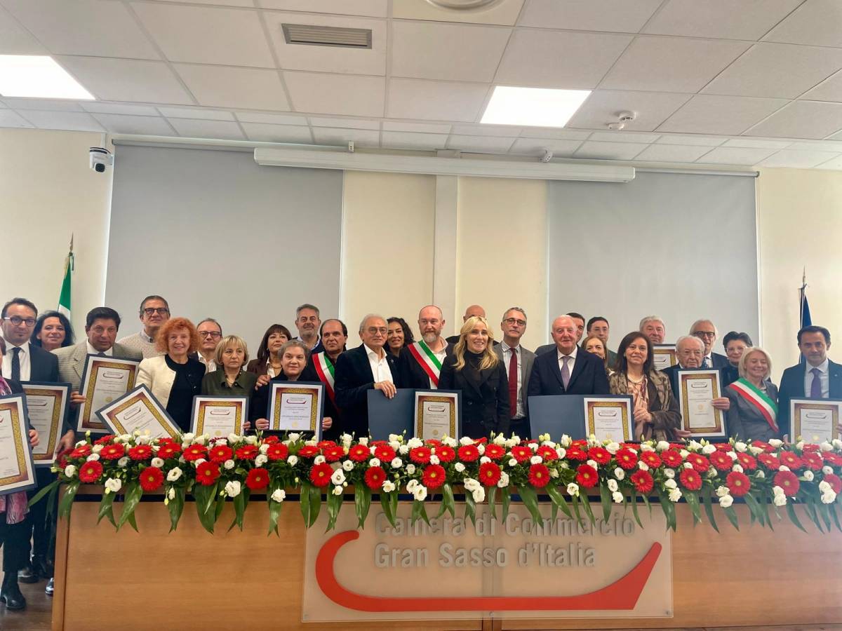 CAMERA COMMERCIO GRAN SASSO: FEDELTA’ AL LAVORO, PREMIATE 26 IMPRESE DELLA PROVINCIA DELL’AQUILA