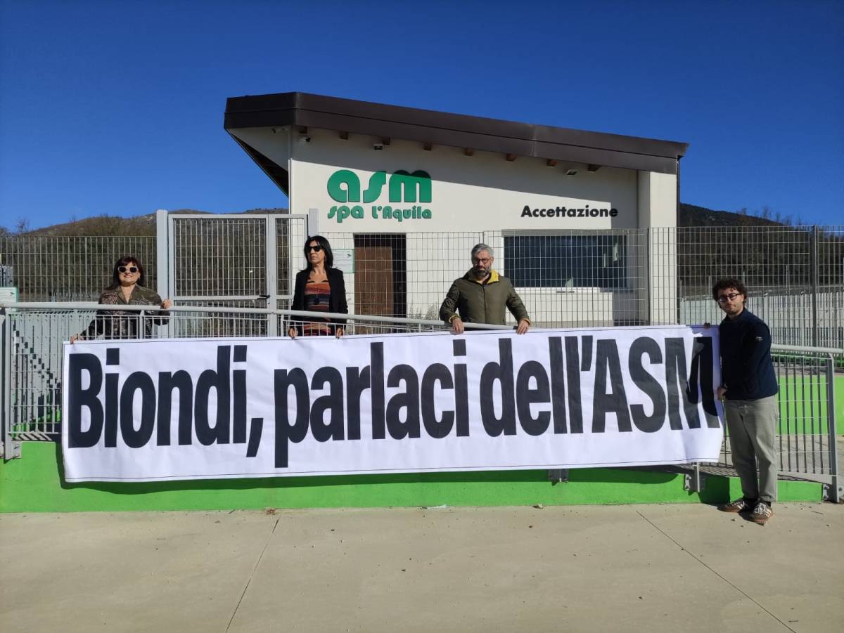 ASM L’AQUILA: FLASHMOB OPPOSIZIONE, “SERVIZI A RISCHIO E BIONDI SPALANCA LE PORTE AI PRIVATI”