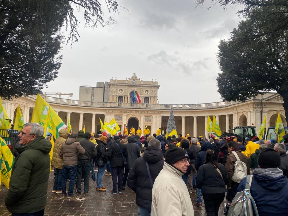 IMPEGNO DELLA REGIONE SULL’AGRICOLTURA: TRATTORI ALL’AQUILA, “5 ISTANZE PER L’ABRUZZO”