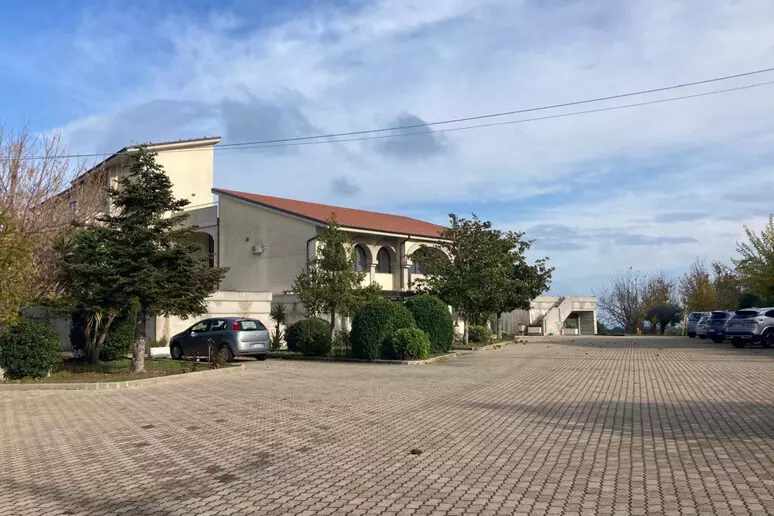 FAMIGLIA NEL BOSCO: SUMMIT A VASTO, LA TUTRICE, “DISCUTEREMO SULL’OBBLIGO SCOLASTICO”