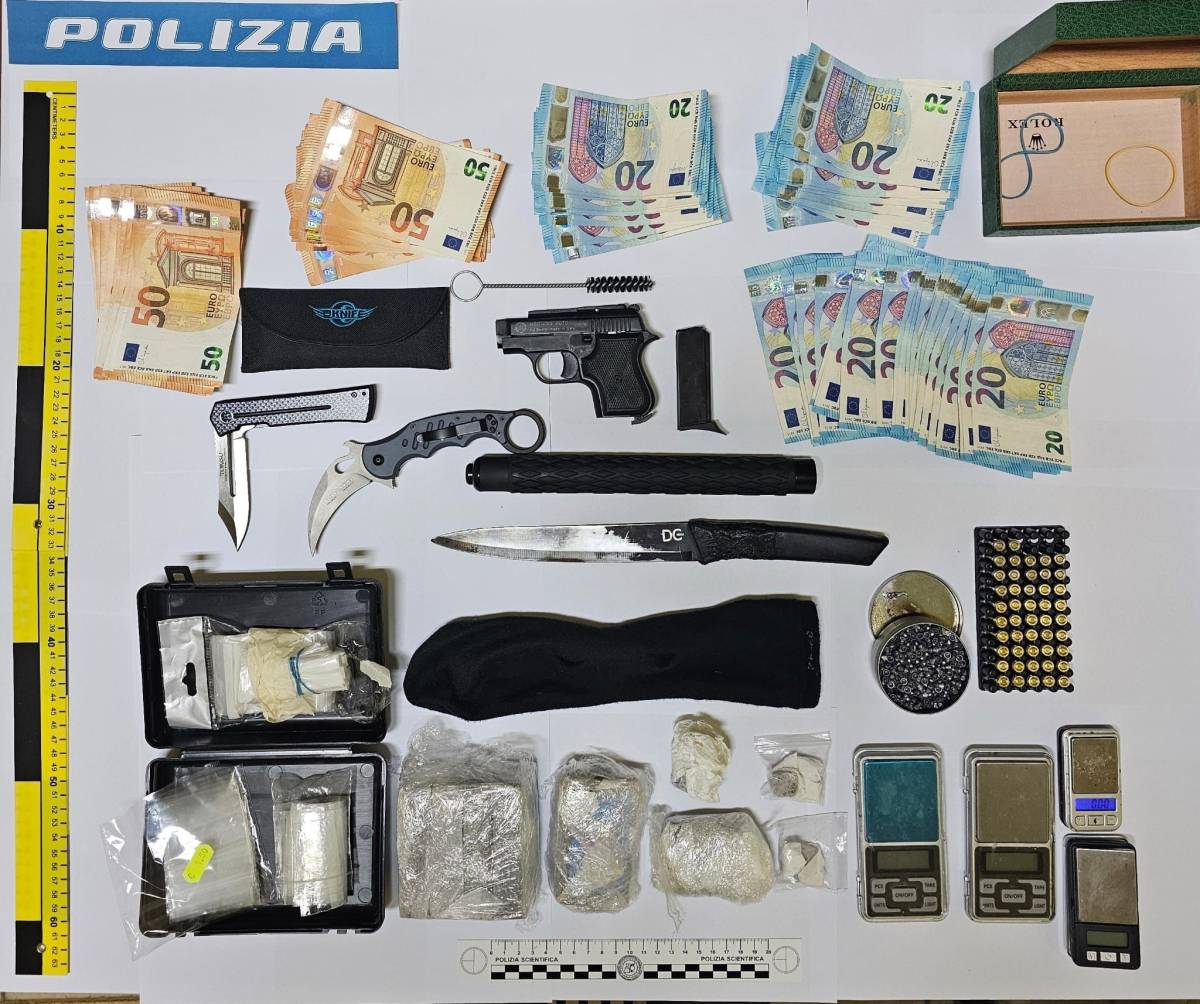 CHIETI: DOPO FUGA DA POSTO DI BLOCCO TROVATO HASHISH, ARMI E CONTANTI, ARRESTATI FRATELLI VENTENNI
