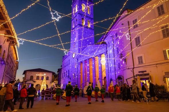 L’ABRUZZO AD ASSISI: NELLA CITTA’ DI SAN FRANCESCO PER ILLUMINARE IL NATALE