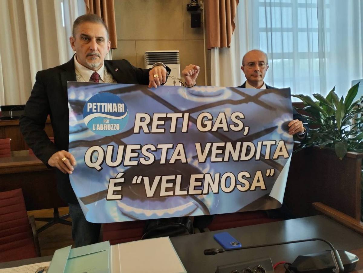 VENDITA RETI GAS A PESCARA: INSORGE PETTINARI, “MANETTE E STRISCIONI IN CONSIGLIO COMUNALE”