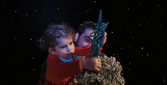 UNO SPOT DELLA POLIZIA DI STATO PER AUGURARE UN BUON NATALE ALLA GENTE