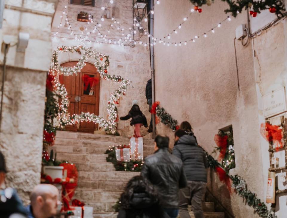 NATALE 2025: VILLAGGI E MERCATINI IN ABRUZZO, <Br>TUTTI GLI EVENTI IN PROGRAMMA PER LE FESTE