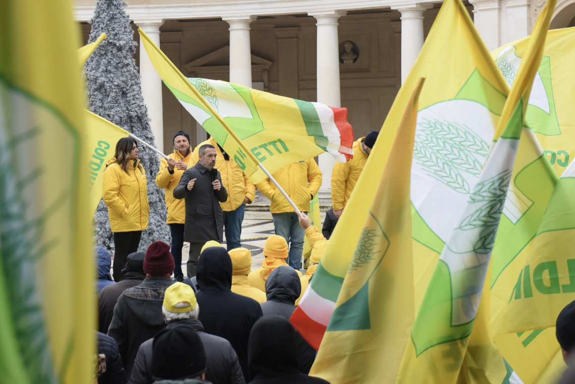 PROTESTA AGRICOLTORI ALL’AQUILA: SOSPIRI, “RISPOSTE IMMEDIATE, RISOLUZIONE IN CONSIGLIO”