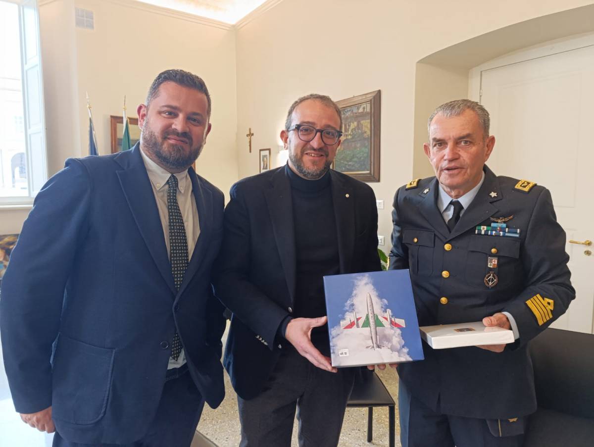 LE FRECCE TRICOLORI TORNANO ALL’AQUILA PER LA CAPITALE DELLA CULTURA