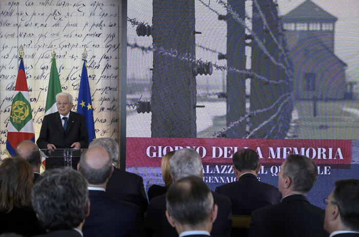 GIORNATA DELLA MEMORIA: MATTARELLA, “NELLA REPUBBLICA NON C’È POSTO PER CHI COLTIVA L’ODIO”