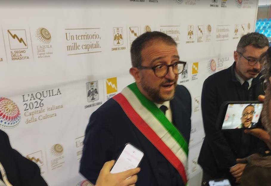 CAPITALE CULTURA: “SI DICHIARA ANTIFASCISTA?”, BIONDI PERDE STAFFE, “NON COMPRENDE COMPLESSITÀ”