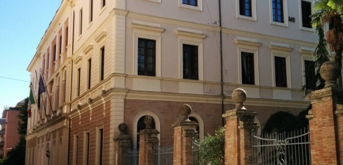 PROVINCIA TERAMO: 14 ASSUNTI, ACCUSE ‘PARENTOPOLI’, BUFERA SU CONCORSO COMUNE  PRESIDENTE D’ANGELO