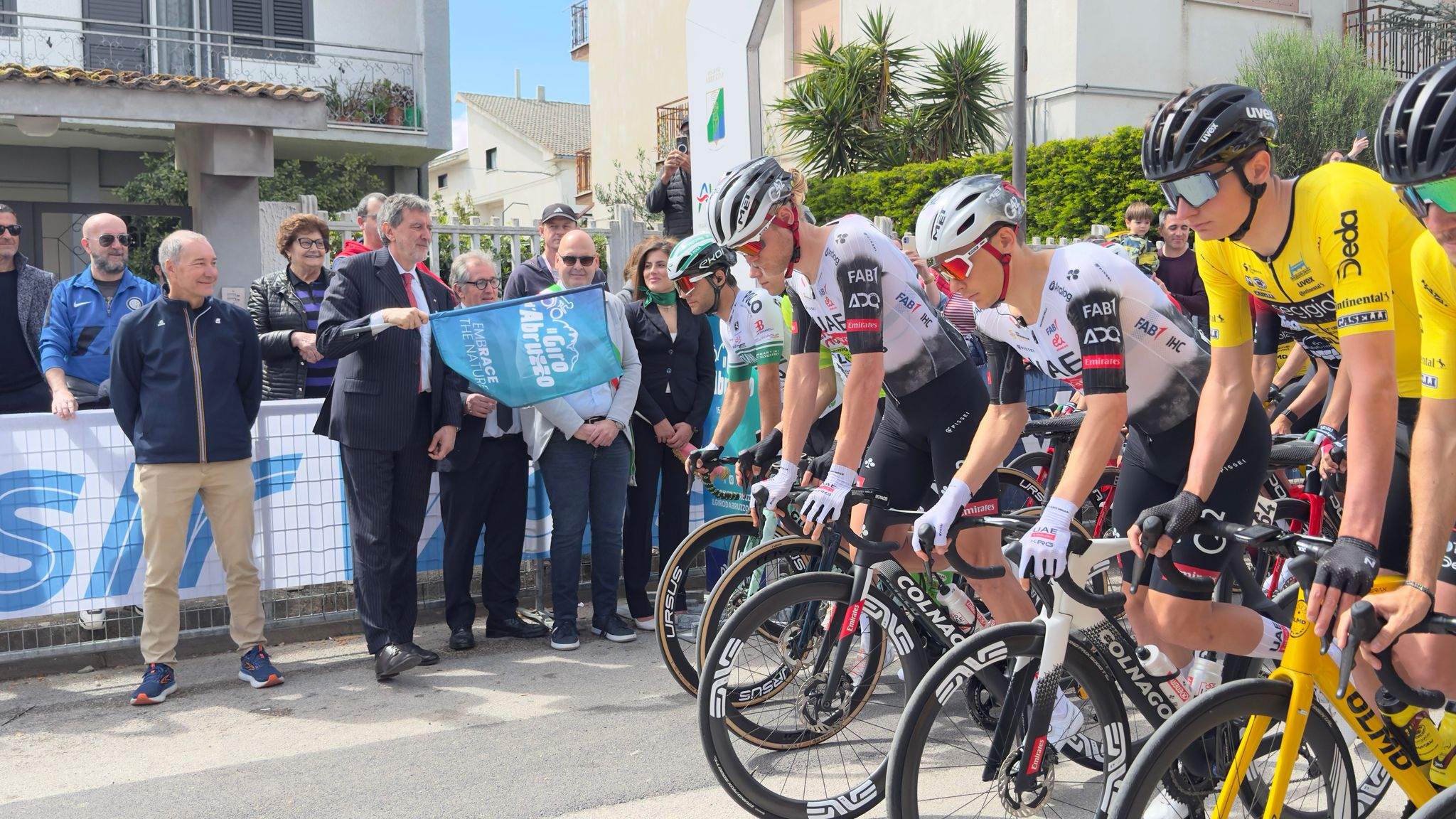 GIRO D’ABRUZZO: D’ALFONSO, “COSTO 2 MLN E PROCEDURA BISLACCA, MARSILIO RISPONDA A QUESTE 10 DOMANDE
