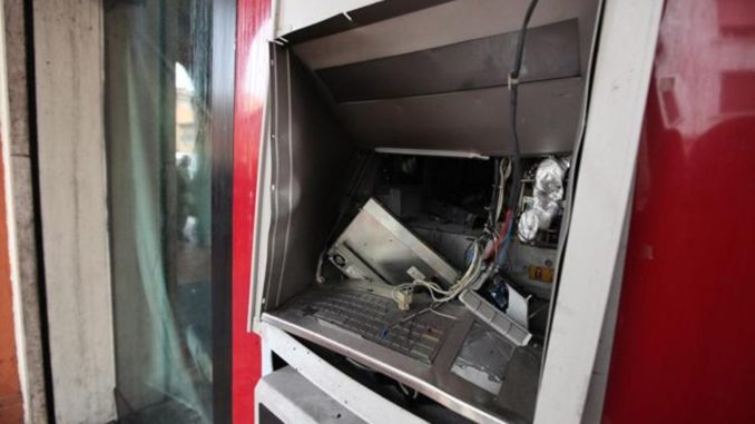 ASSALTI A SPORTELLI ATM IN TUTTA ITALIA: SGOMINATA BANDA NEL FOGGIANO