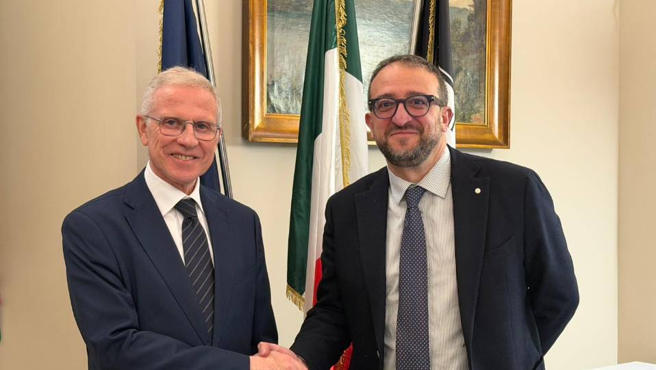 L’AQUILA: BIONDI RICEVE CUSUMANO, “GESTIONE EQUILIBRATA FLUSSI MIGRATORI E TUTELA COMUNITA'”