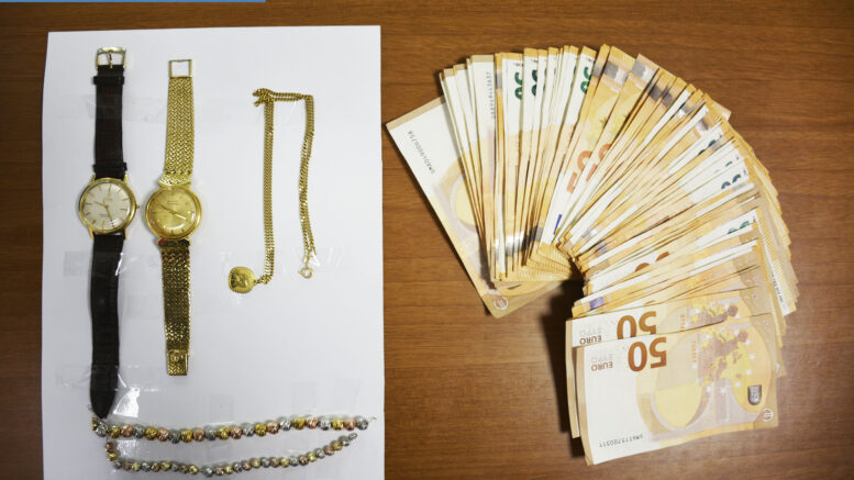 TERAMO: TRUFFA A DUE ANZIANI, ARRESTATI 3 GIOVANI CAMPANI CON 4MILA EURO E GIOIELLI IN AUTO