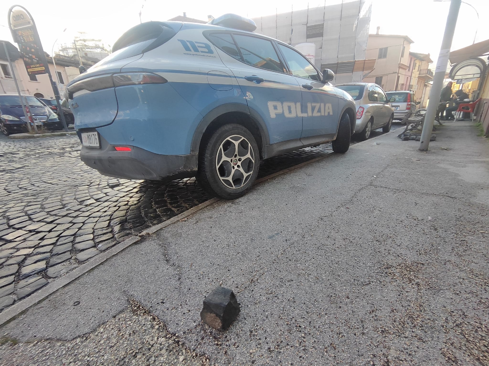 L’AQUILA: IN OSPEDALE RAGAZZINA CENTRATA DA UNA PIETRA SCHIZZATA DA TERRA AL PASSAGGIO DEL BUS