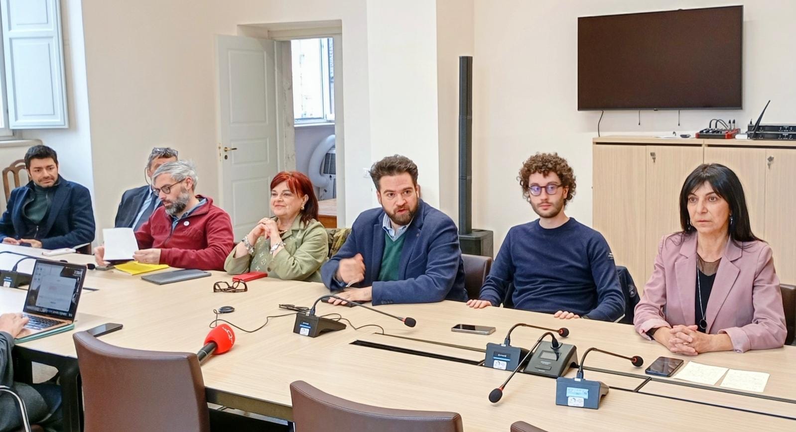 REFERENDUM: “BIONDI SCONFITTO INSULTA CITTADINI”, BORDATE DA CSX, “È QUESTA LA SUA SOBRIETÀ?”