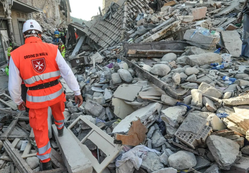 SISMA 2009: IL COMUNE DI OCRE OMAGGIA I VOLONTARI DEL CORPO DI SOCCORSO DEI CAVALIERI DI MALTA
