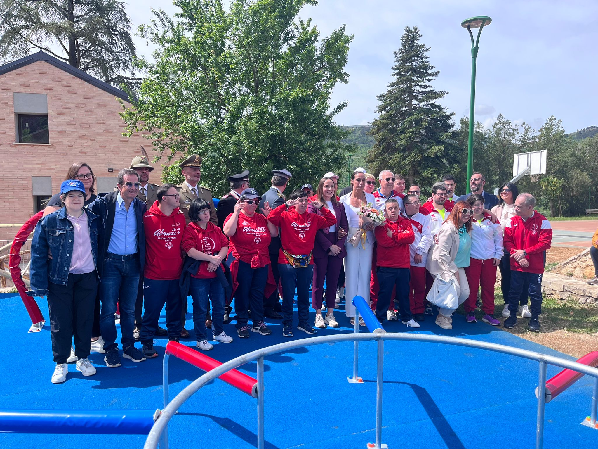 L’AQUILA: INAUGURATA L’AREA GIOCHI INCLUSIVA AL PARCO DEL SOLE. PRESENTE ANCHE ANNALISA MINETTI