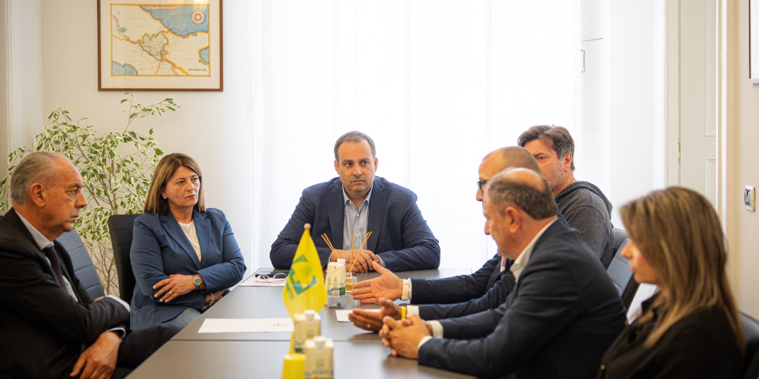VOTO CHIETI: LEGNINI INCONTRA COLDIRETTI, “TUTELA TERRITORIO, FILIERE LOCALI, RIFORESTAZIONE URBANA”