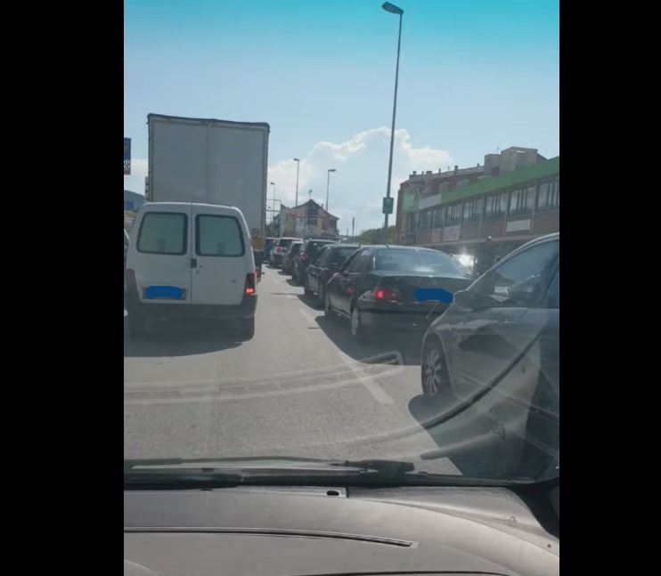 L’AQUILA: AL VIA I LAVORI SU VIALE CORRADO IV, LUNGHE FILE E DISAGI