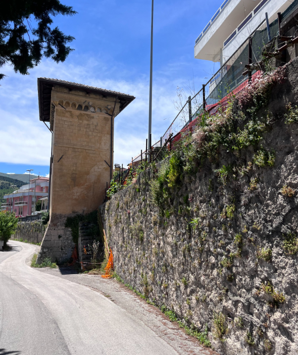 MURA URBICHE L’AQUILA: PASSO POSSIBILE, “NESSUN INTERVENTO SU TRATTO PERICOLANTE VIA XXIV MAGGIO”