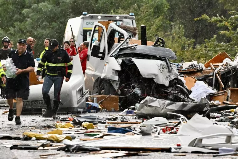 STRAGE SULLA RIETI-TERNI CON SEI VITTIME: DI PANGRAZIO TRA I SUPERSTITI.<BR>IL SINDACO DI AVEZZANO: “MI SENTO MIRACOLATO”