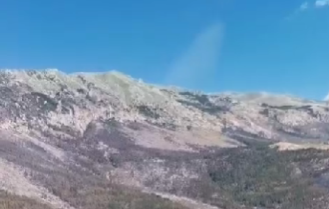 INCENDI: CANADAIR VIA DA MONTE MORRONE, ROGO IN CONTROLLO, IN ABRUZZO 5 FRONTI